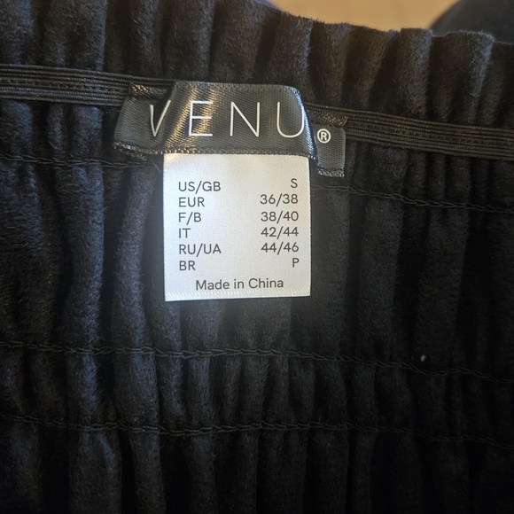 Venus Faux Leather Smocked Off-The-Shoulder Crop Top Size Small - Picture 5 of 11